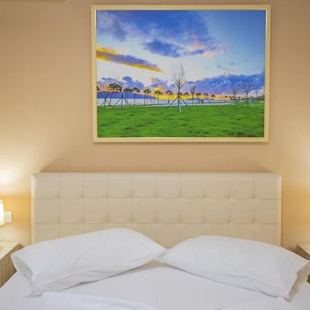 Vlorë Jordan'S Hotel מראה חיצוני תמונה