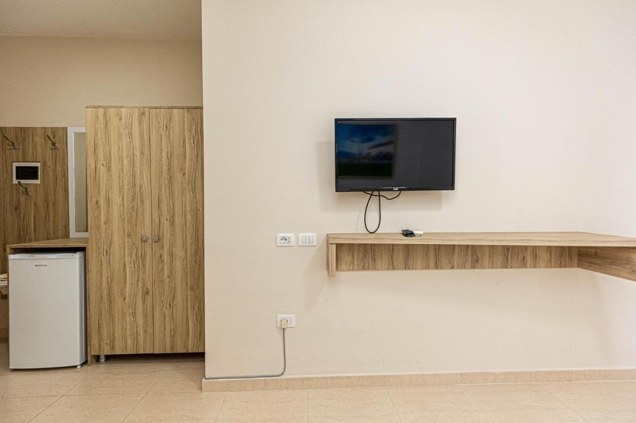 Vlorë Jordan'S Hotel מראה חיצוני תמונה