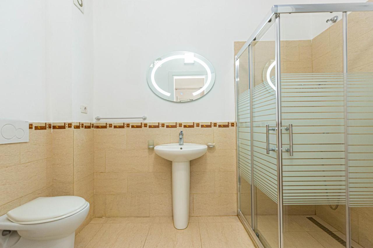 Vlorë Jordan'S Hotel מראה חיצוני תמונה