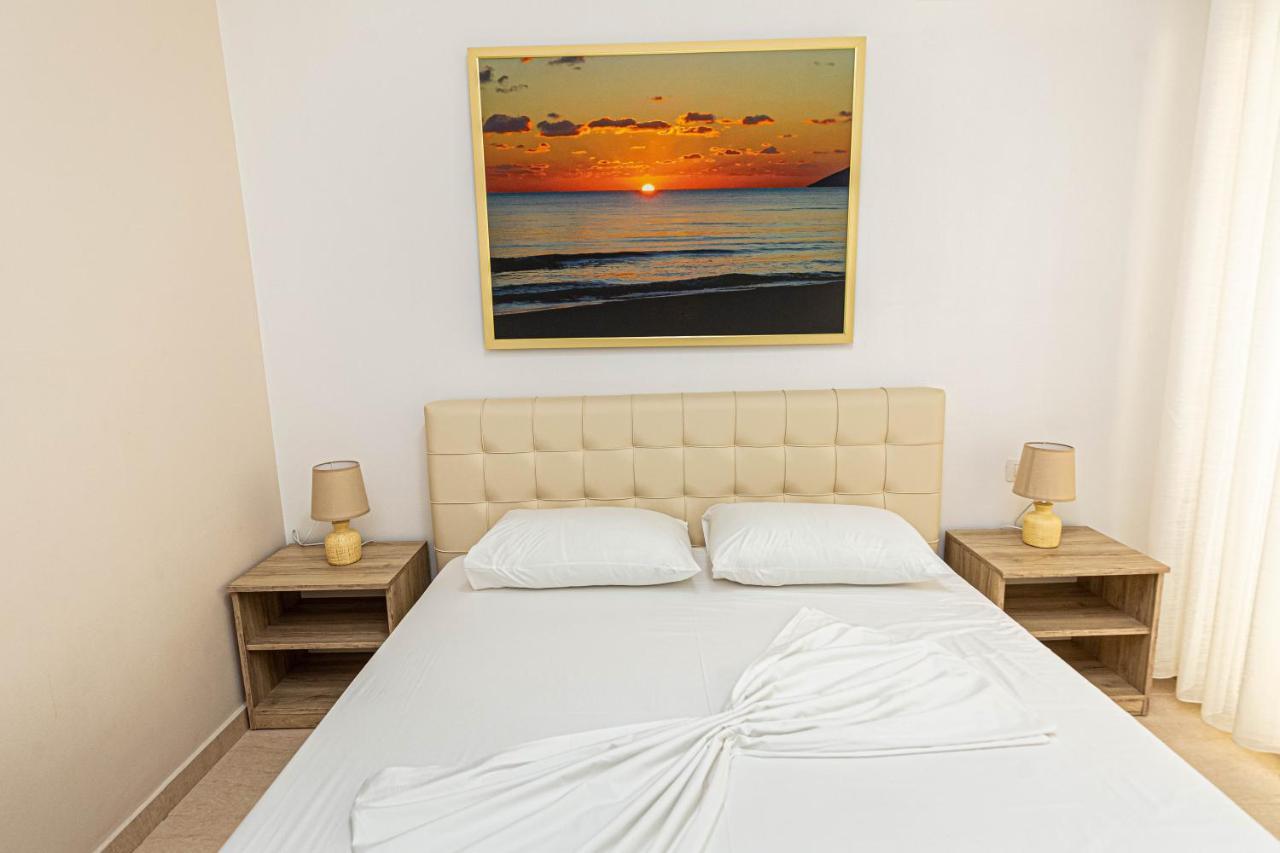 Vlorë Jordan'S Hotel מראה חיצוני תמונה