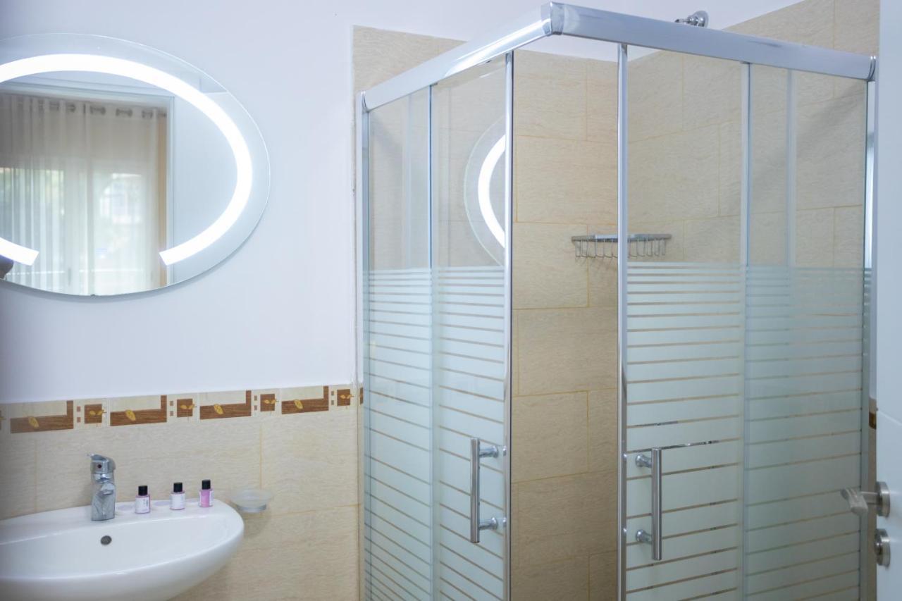 Vlorë Jordan'S Hotel מראה חיצוני תמונה